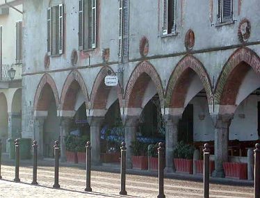 Arona Piazza del Popolo