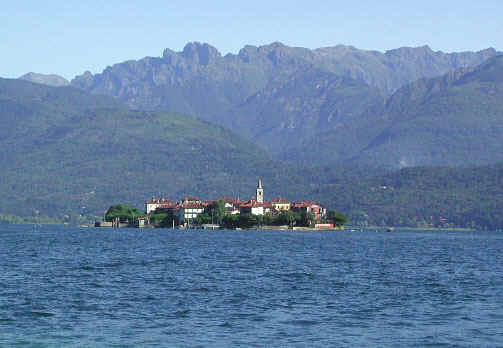 isola pescatori lake maggiore